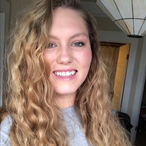 Meet your Posher, Hannah